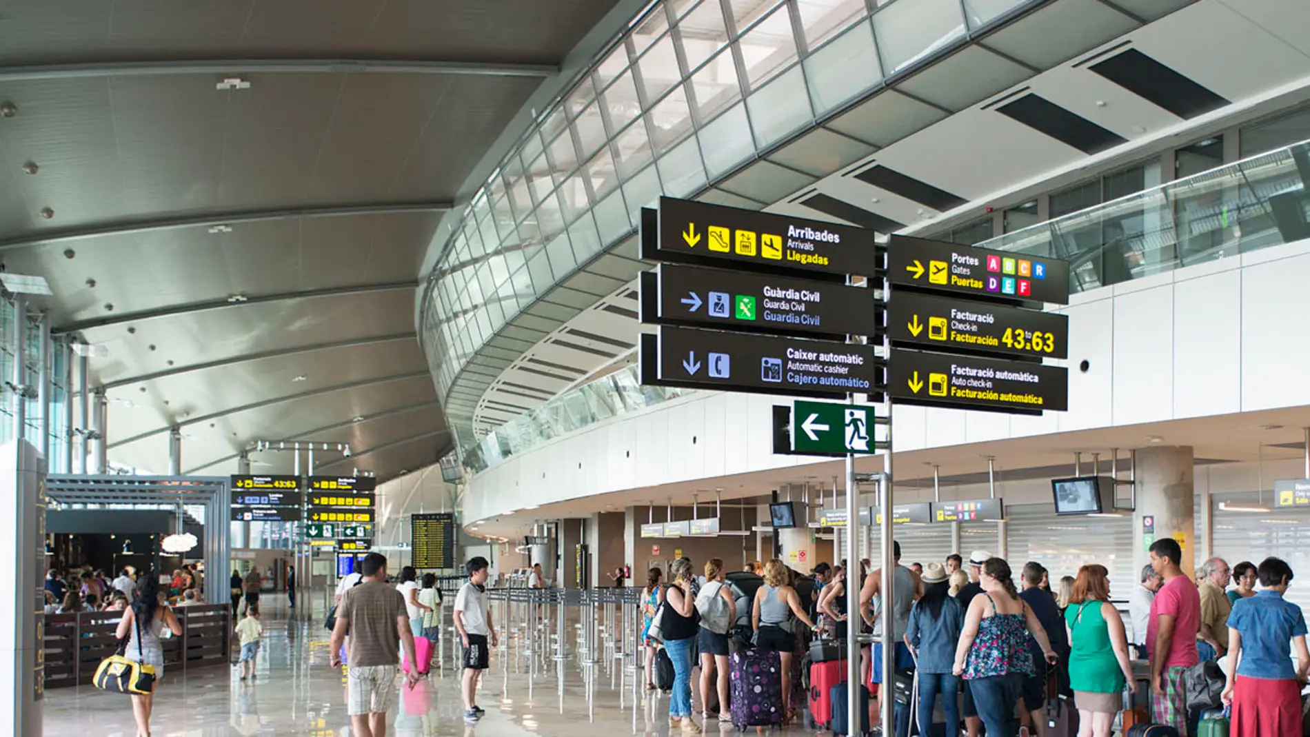 Detenidos en Madrid–Barajas: Tormenta y huidas